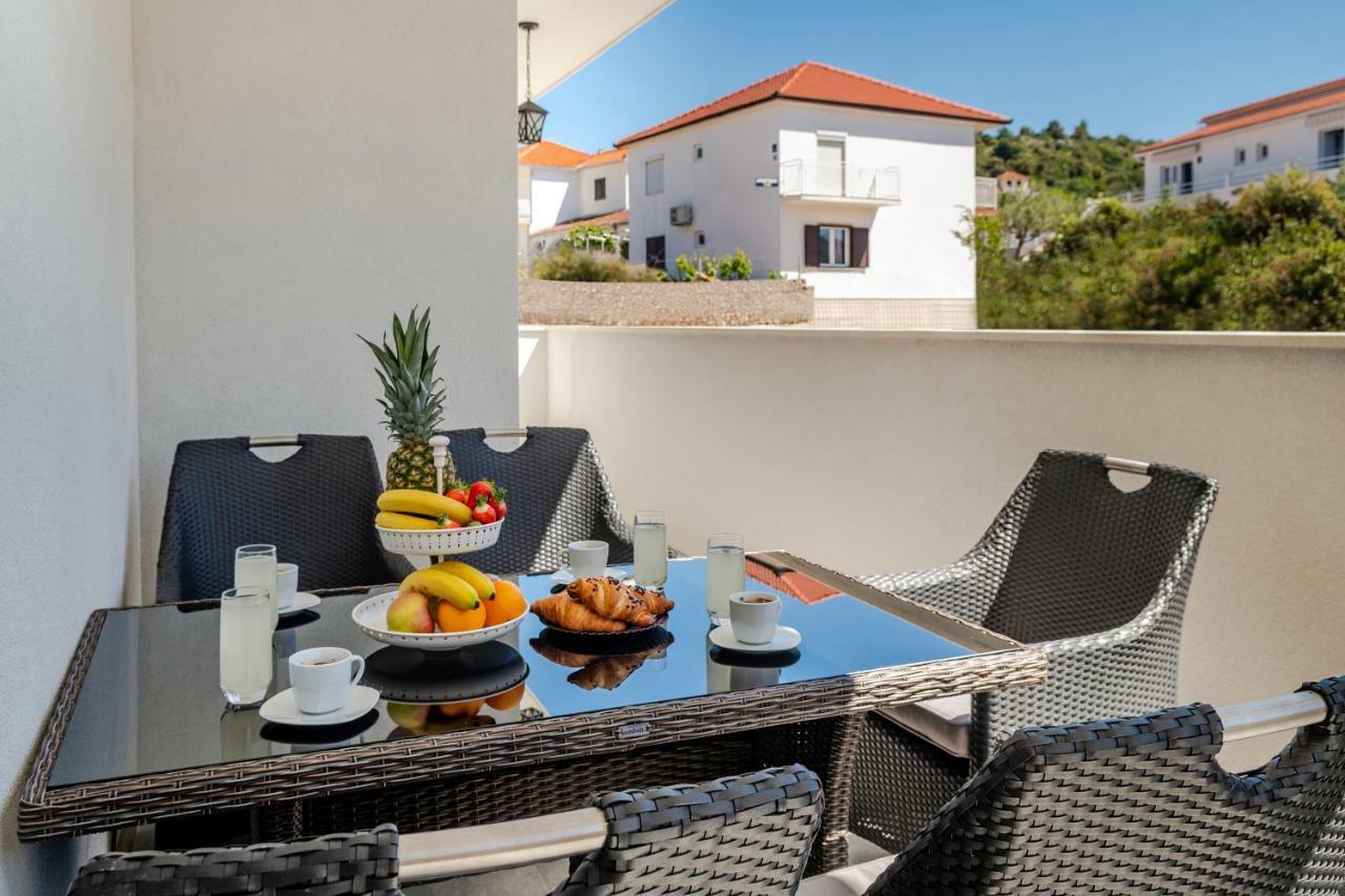 Luxury Apartments Alkar With Swimming Pool Razanj Exterior photo